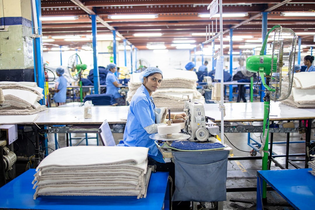 Linha de produção controlada por sistema automatizado de suprimentos MRO e processos sustentáveis